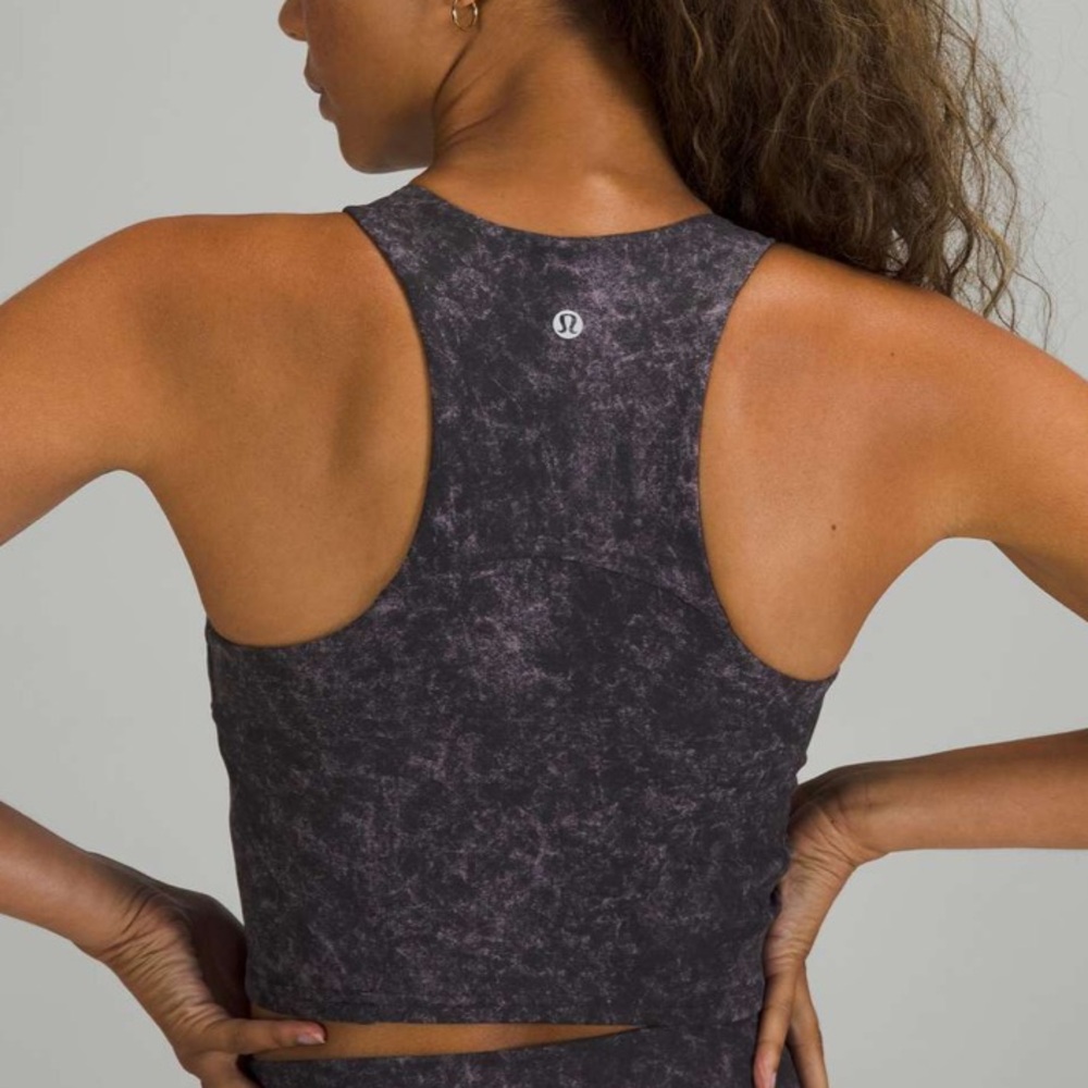 Lululemon Invigorate Training Tank Top
Denim Wash Print Dusky Lavender Black